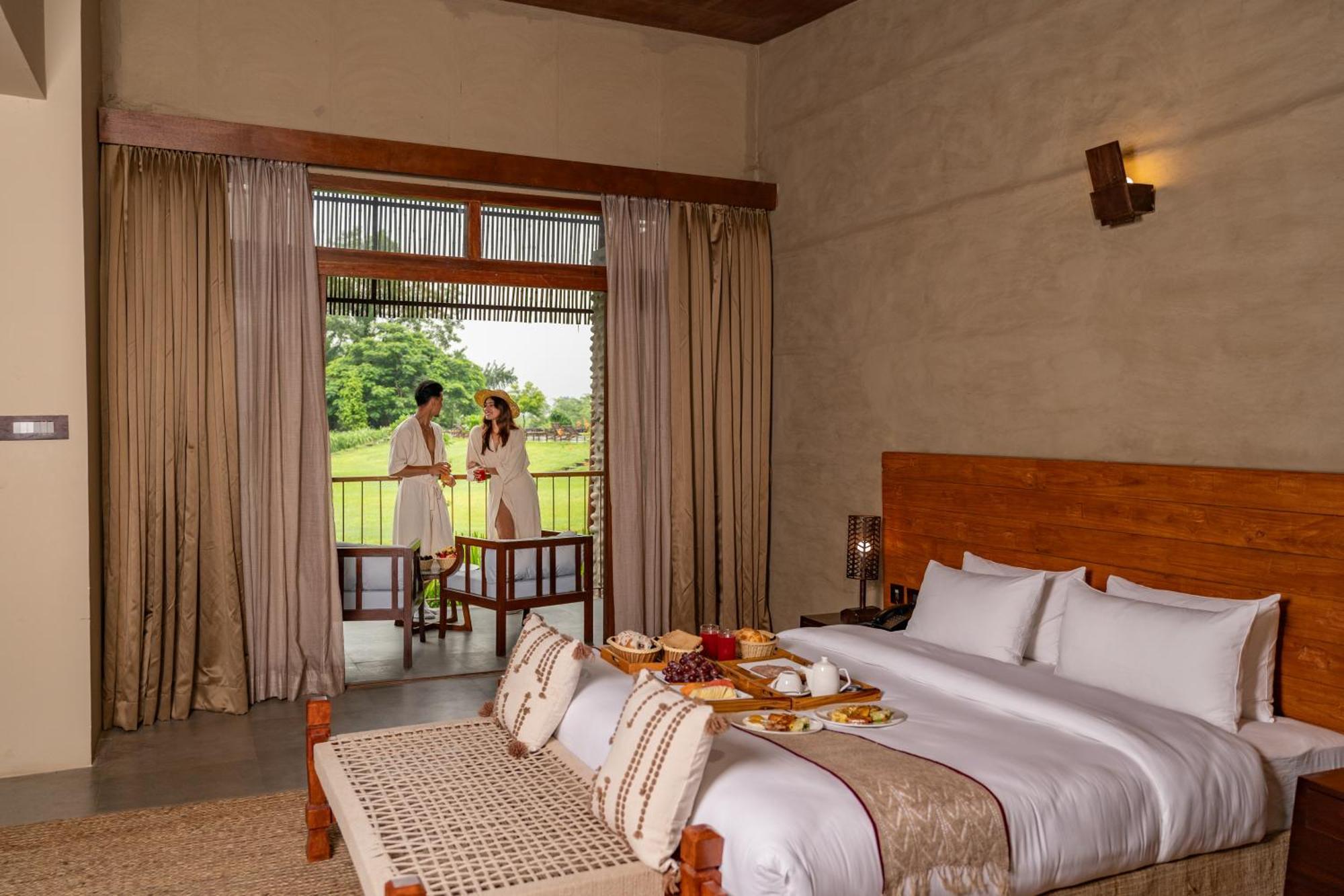 Sanctuary Chitwan National Park Читван Екстериор снимка