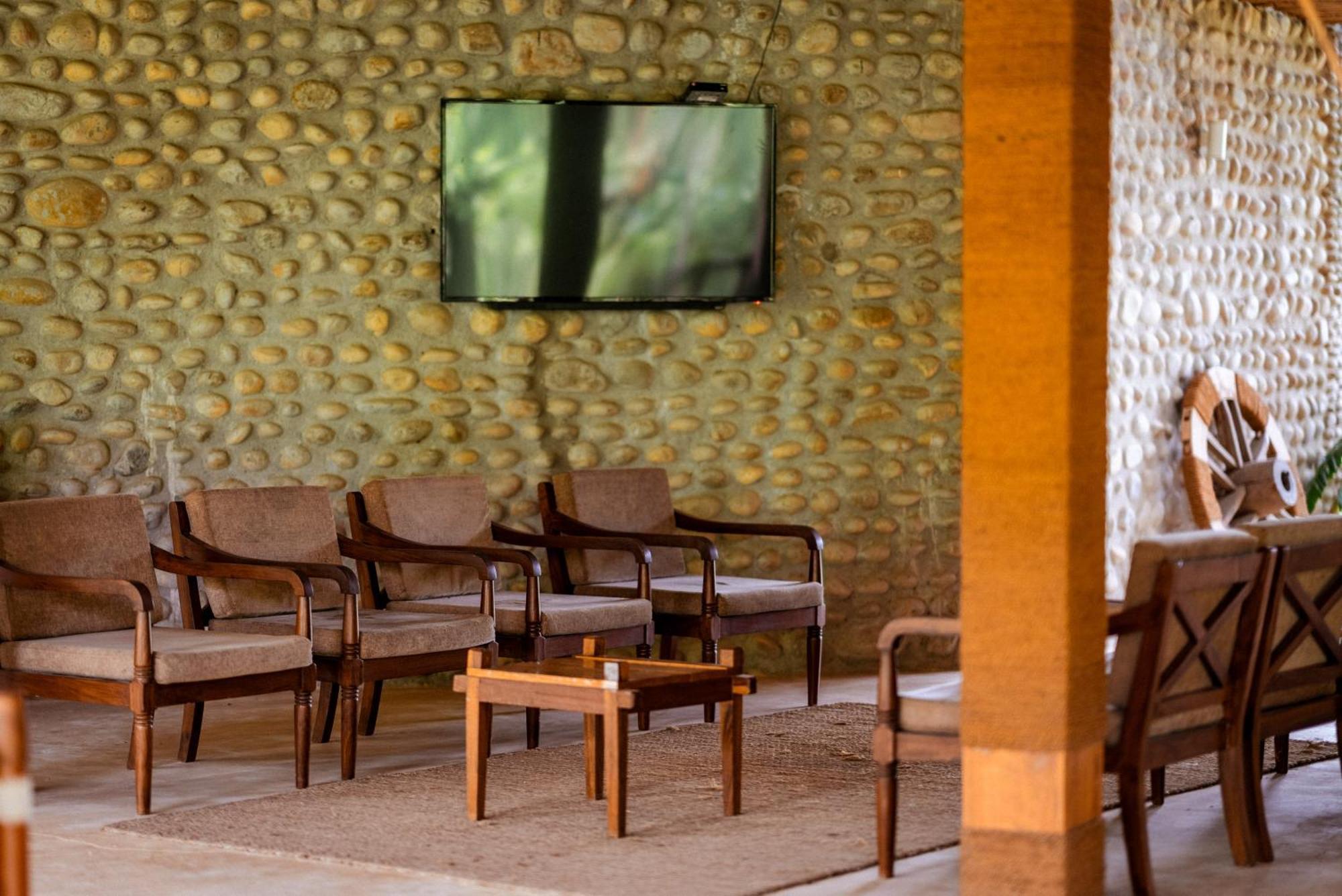 Sanctuary Chitwan National Park Читван Екстериор снимка
