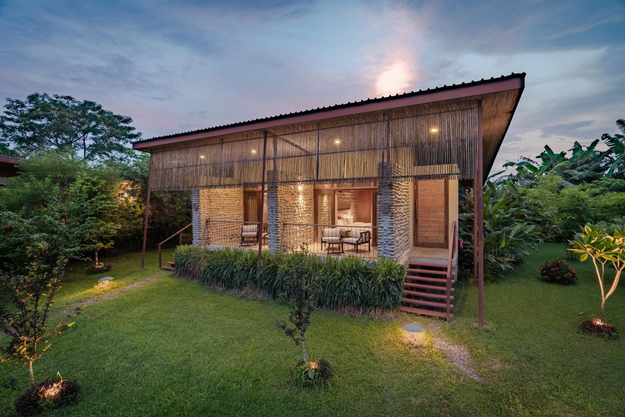 Sanctuary Chitwan National Park Читван Екстериор снимка