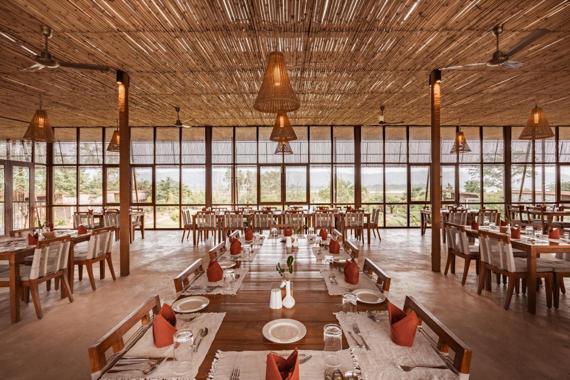 Sanctuary Chitwan National Park Читван Екстериор снимка