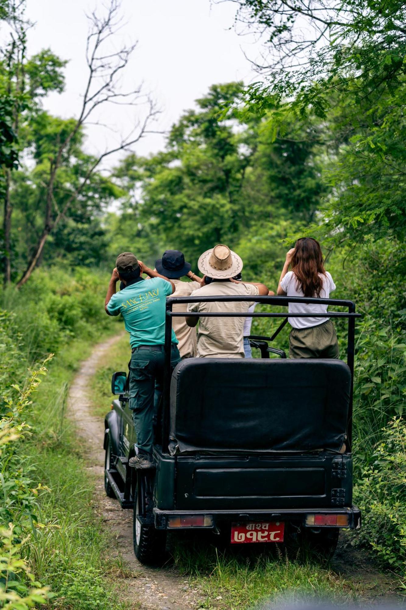 Sanctuary Chitwan National Park Читван Екстериор снимка