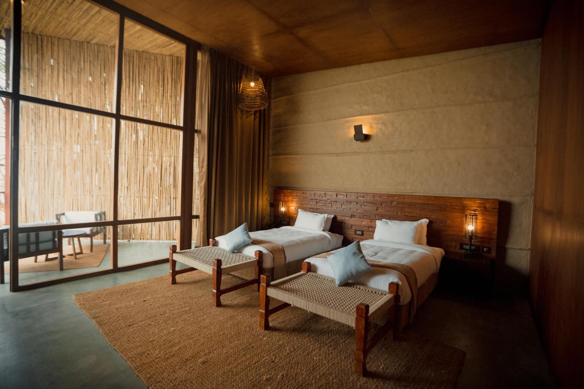 Sanctuary Chitwan National Park Читван Екстериор снимка
